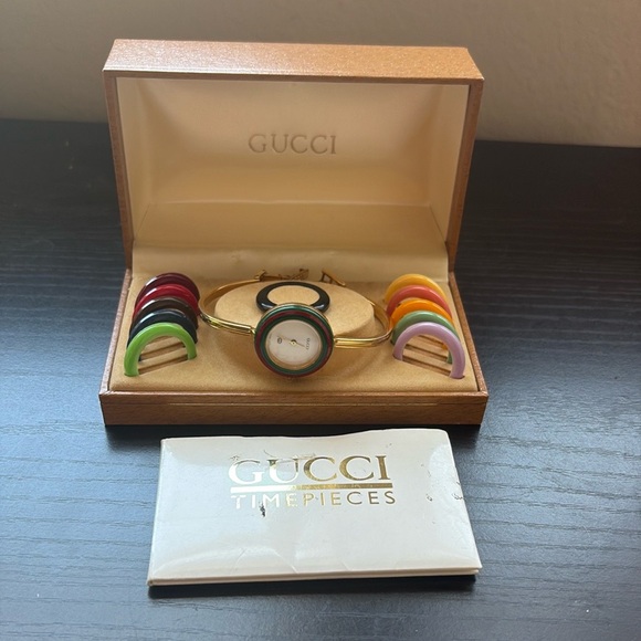 VINTAGE Gucci Gold Watch with Interchangeable Bezels - Picture 1 of 6